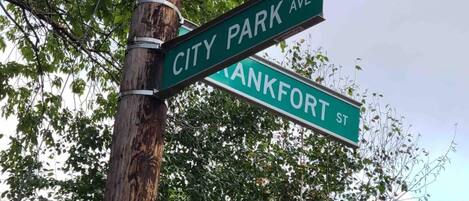 Street signs for City Park Ave and Ankerfort St.