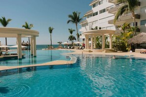 Front of property - Departamentos QM1 (Mazatlán)