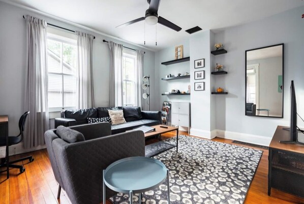 Televisión, oficina