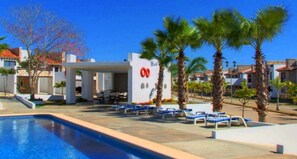 Outdoor pool - Departamentos FAP (Mazatlán)