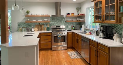 Forest Haven In Bellingham - 4BR, 7 Beds, Firepit