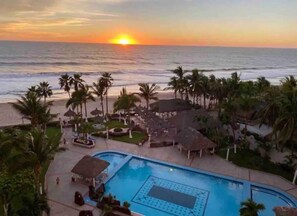 Outdoor pool - Departamentos QM2 (Mazatlán)