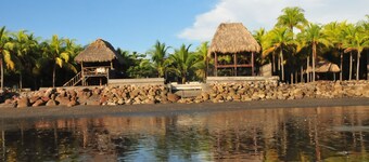 Unique 1 bedroom Casita with a/c on the beach