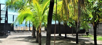 Unique 1 bedroom Casita with a/c on the beach