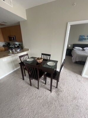 2 bedrooms, iron/ironing board, free WiFi