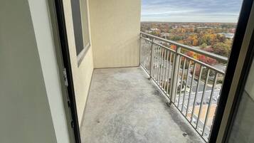 2 bedrooms, iron/ironing board, free WiFi