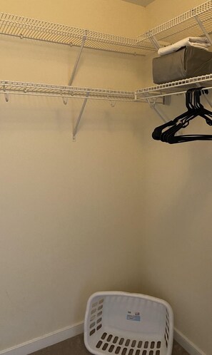 2 bedrooms, iron/ironing board, free WiFi