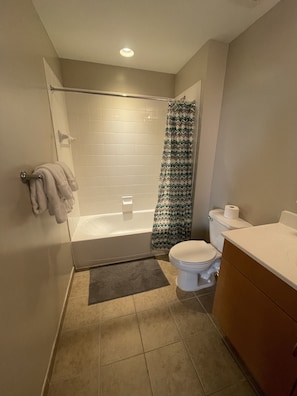 2 bedrooms, iron/ironing board, free WiFi - The Cosmopolitan at Reston Town Center (Reston)