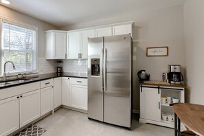 Réfrigérateur, micro-ondes, four, lave-vaisselle