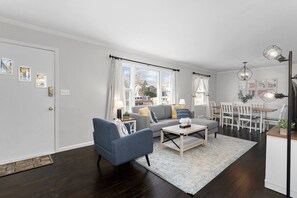 Télévision, baby-foot, espaces bureaux