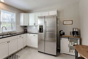 Frigorifero, microonde, forno, lavastoviglie