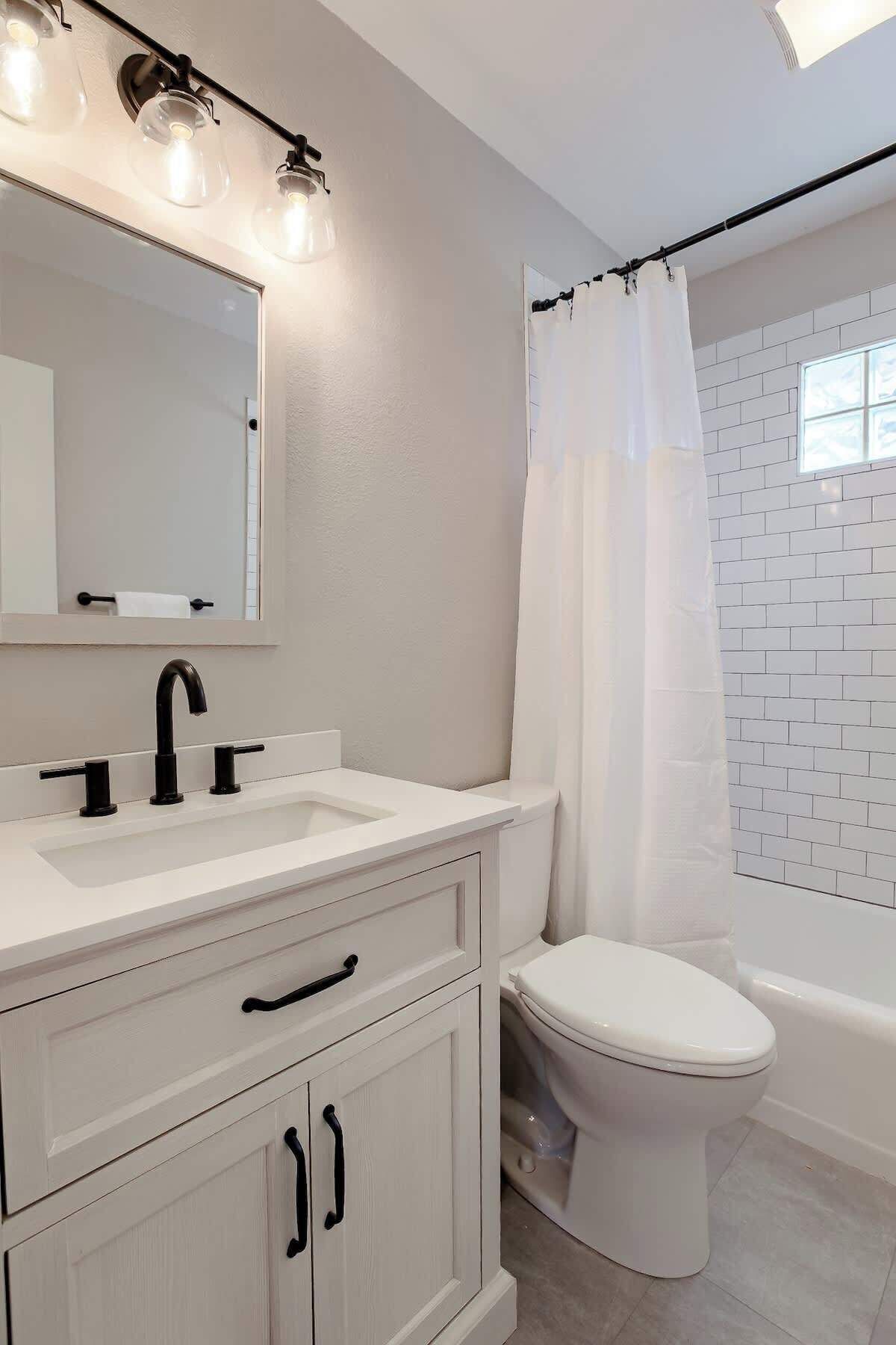 Bathtub, hair dryer