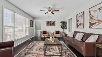 Fernseher, Videospiele, Streaming-Dienste, Arbeitsbereiche