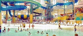 Sleeps 8 with 4 Bedrooms_Near Legends and Speedway