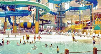 Sleeps 8 with 4 Bedrooms_Near Legends and Speedway