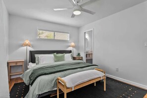 3 habitaciones, tabla de planchar con plancha, cuna de viaje y wifi 