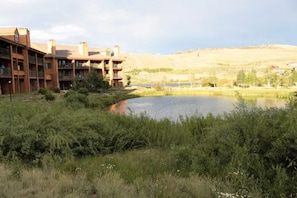 Property grounds - Mountain Escape Granby Cozy Condo Winter Park RMNP (Granby)