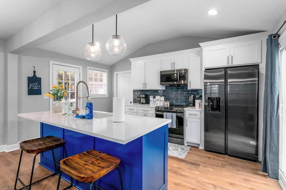 Refrigerador, microondas, horno, placa de cocina