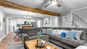 テレビ、書斎 / ワークスペース