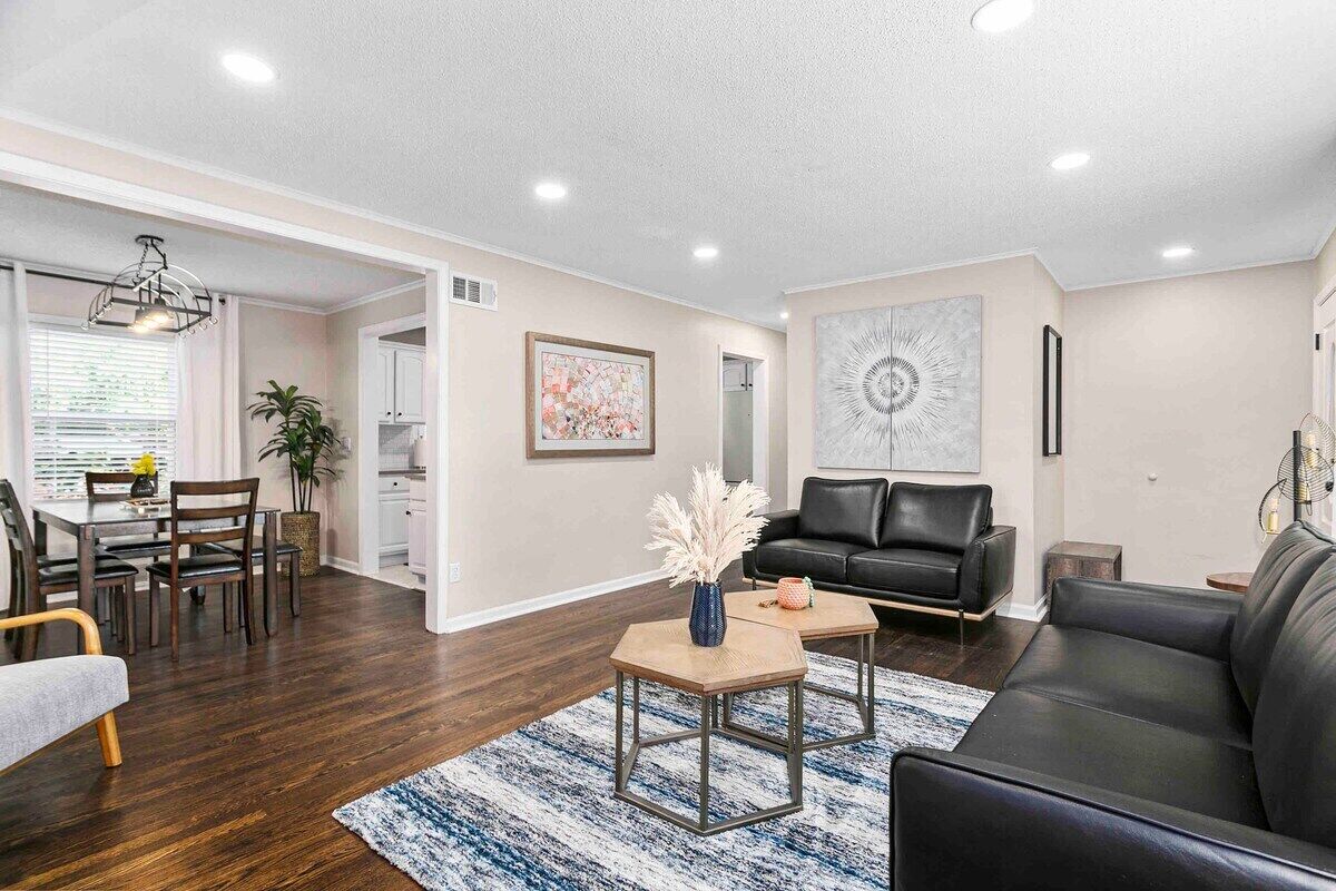 Spacious 4BR Home_Centrally Located+King Beds