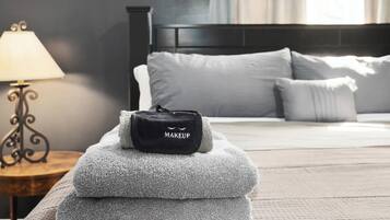 3 habitaciones, tabla de planchar con plancha, wifi y ropa de cama