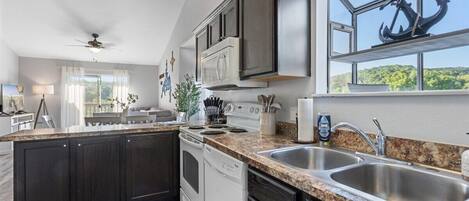 Cookware/dishes/utensils
