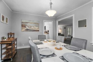 Dining - Quiet Location|Large Home +Great for Families|5BR (Mission)