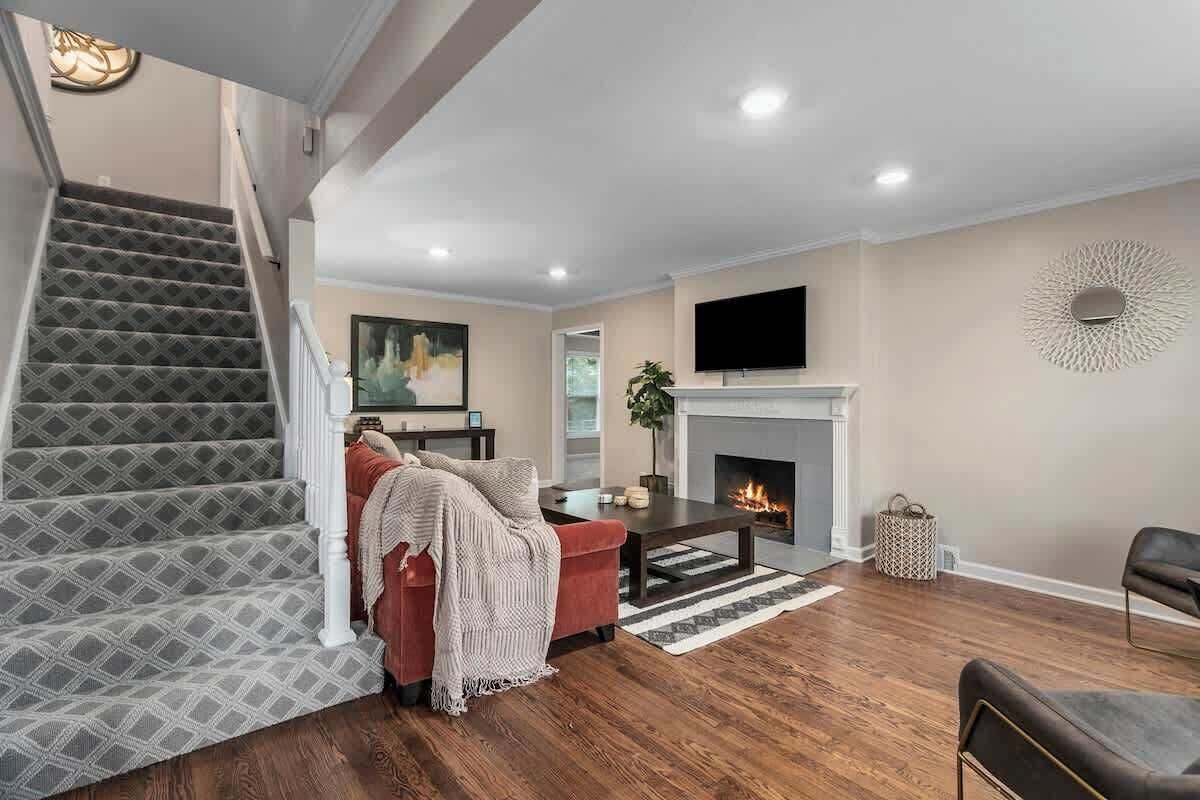 TV, fireplace, offices