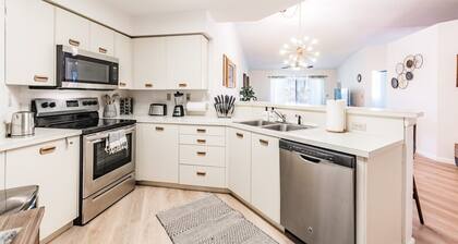 2BR Condo_Enjoy Beach (mins away)+Pool+Golf