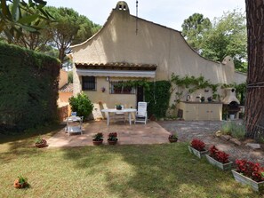 Outdoor dining - Cala CostaBravaSi - Pool, A/C, wifi, parking (Santa Cristina d'Aro)