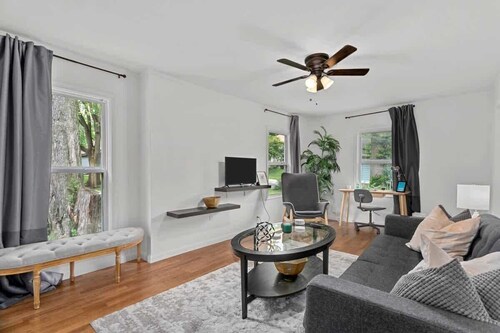 Great for Families|Near Westport+DT KC|6BR Home