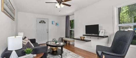 Téléviseur, bureau