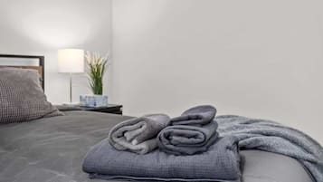 6 chambres, fer et planche à repasser, lit parapluie, Wi-Fi