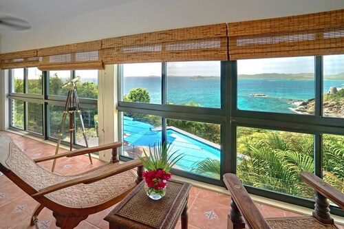 Eclectic Villa w/ Beach Access & pool, Ocean Views