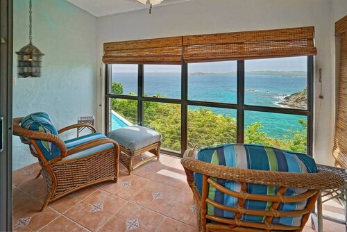 Eclectic Villa w/ Beach Access & pool, Ocean Views