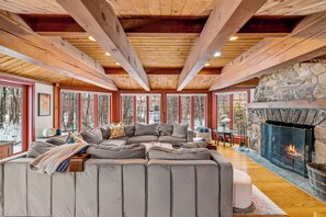 Smart TV, fireplace, stereo