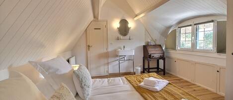 4 chambres, fer et planche à repasser, Wi-Fi gratuit, draps fournis