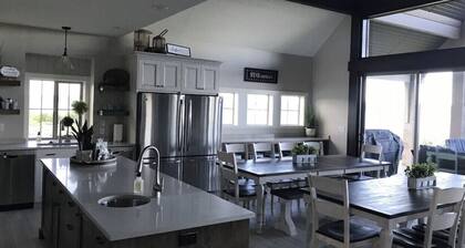 Group Vacation Spot with Private Beach Access, Pool, Hot Tub, and Indoor Slides