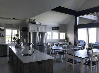 Group Vacation Spot with Private Beach Access, Pool, Hot Tub, and Indoor Slides