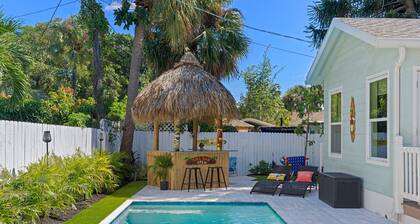Life’s a Beach- Swimming Pool, Tiki Bar & Putting Green- 1 Block from the Ocean!