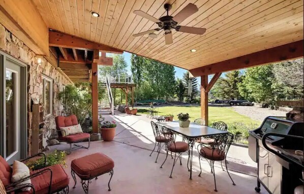 Outdoor dining