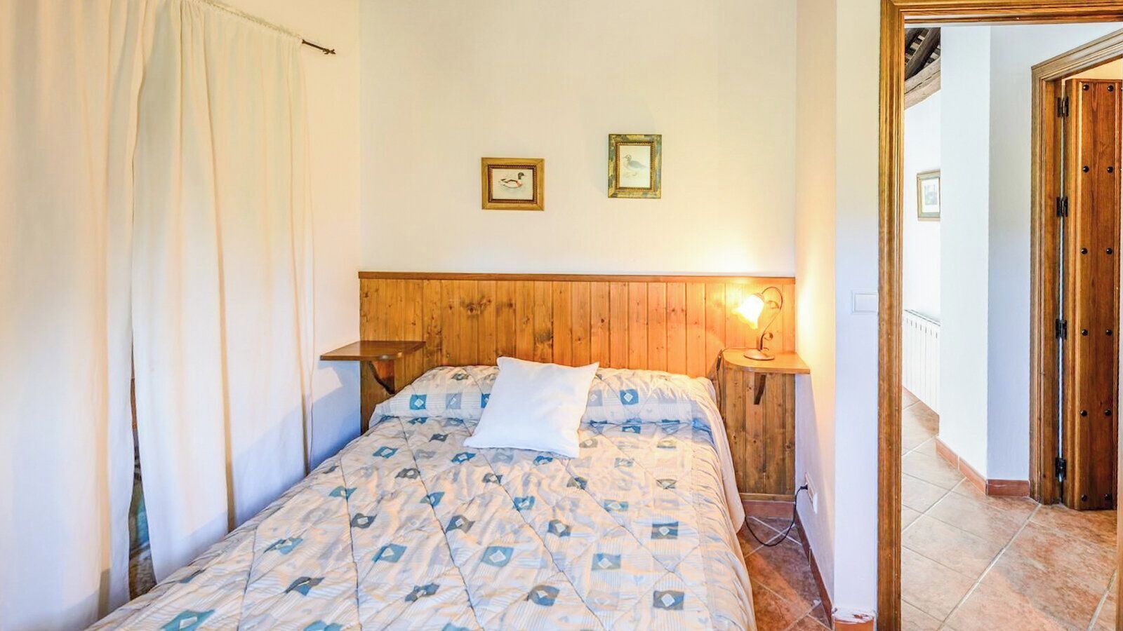 7 bedrooms, iron/ironing board, travel crib