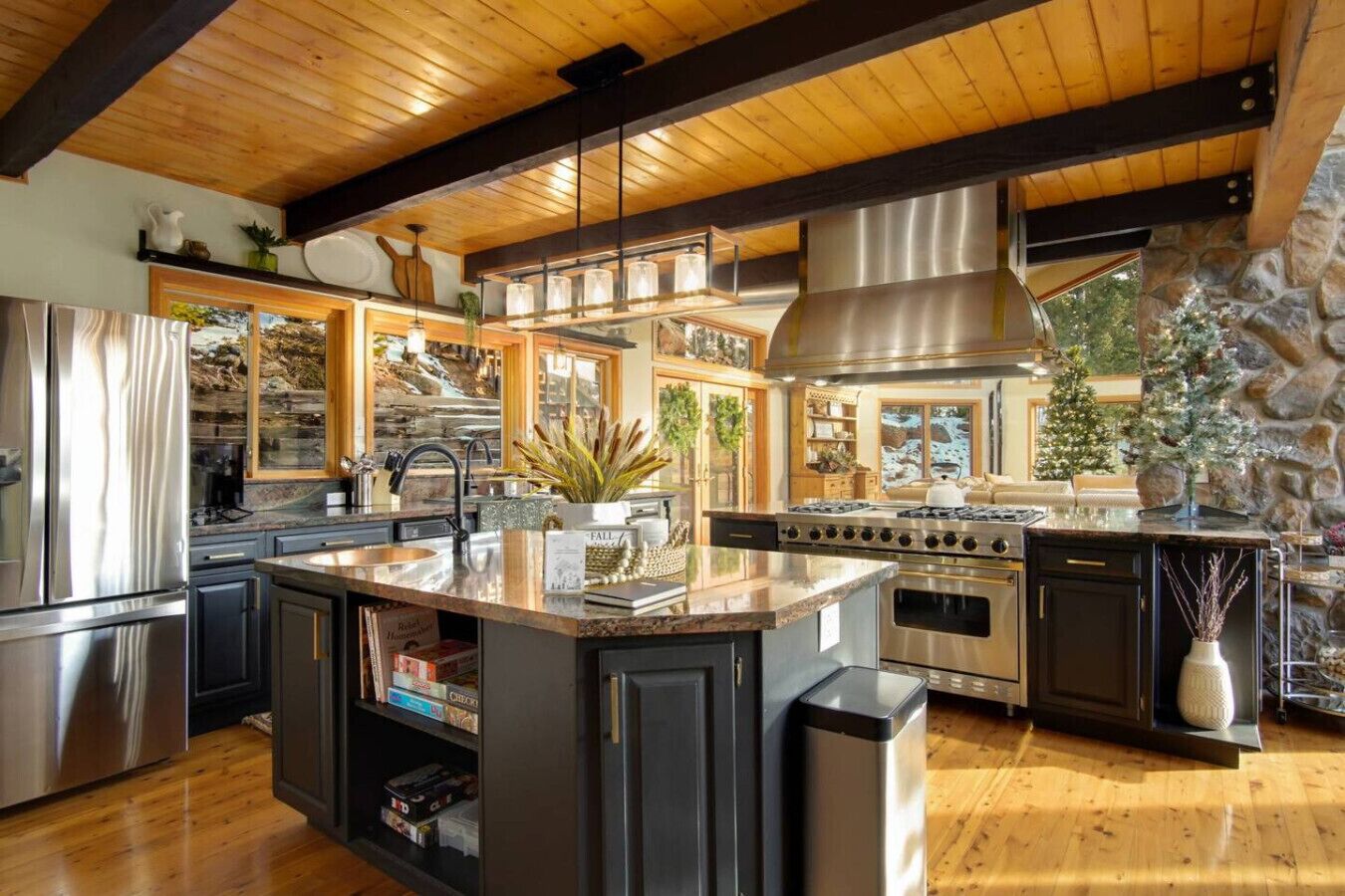 Refrigerador, microondas, lavavajillas y cafetera y tetera 