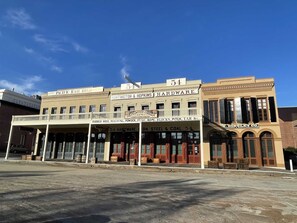 Luokittelematon kuva, 5 kautta 32, painike