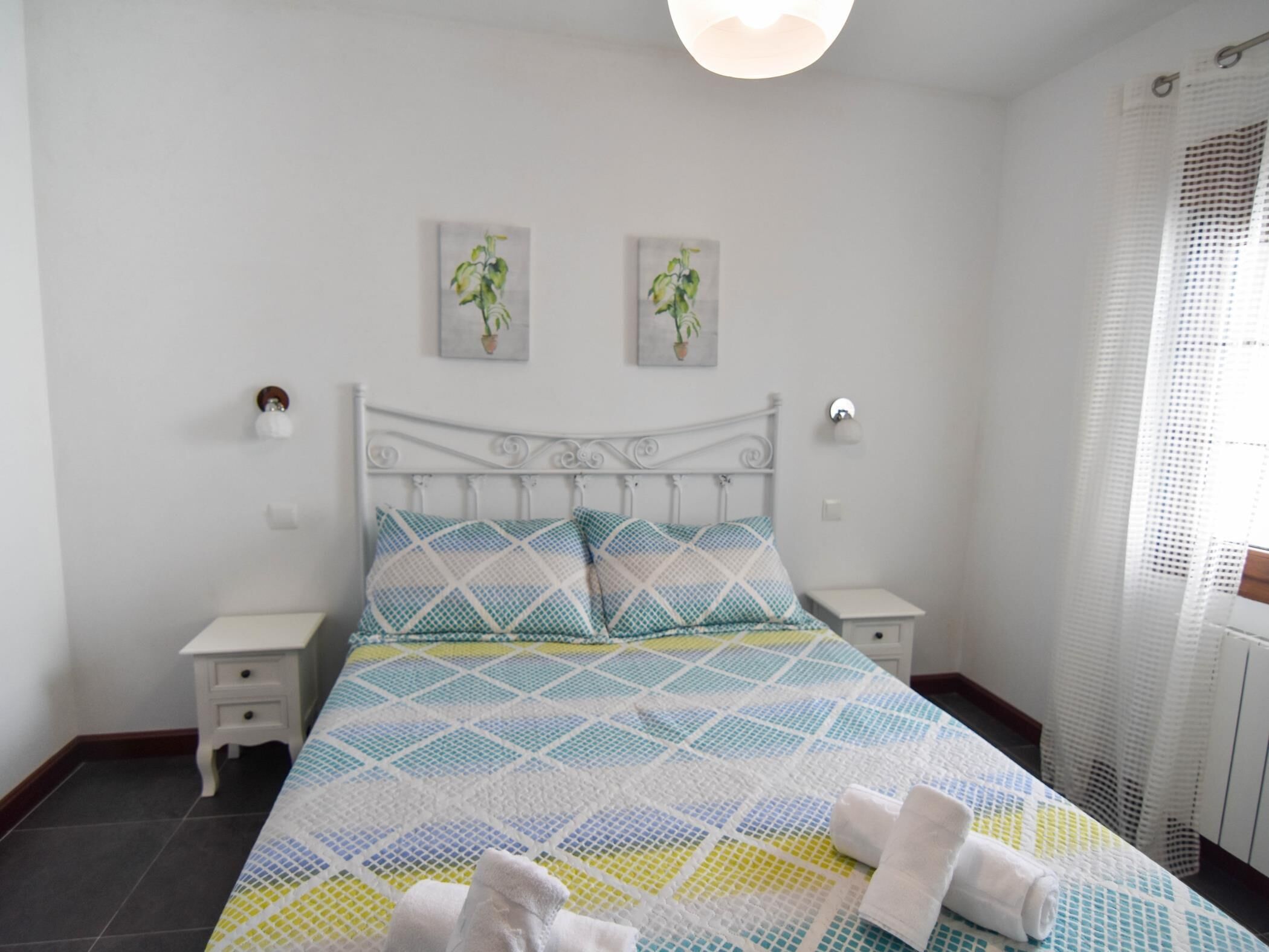 2 bedrooms, iron/ironing board, Internet, bed sheets