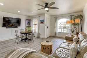 TV - South Padre Island Getaway - Newly Renovated! (South Padre Island)