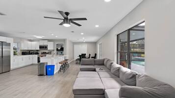 智能电视、立体声音响