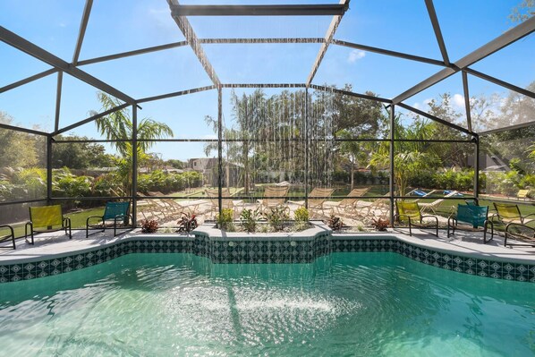 Outdoor pool - Private mini golf course, 1 mile from universal (Orlando)