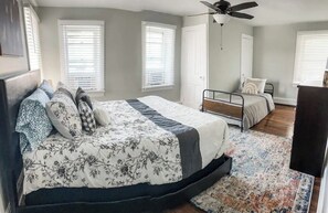 2 bedrooms, desk, travel cot, free WiFi