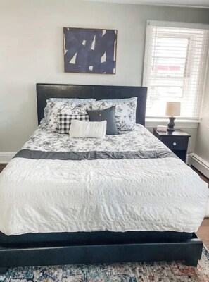 2 bedrooms, desk, travel cot, free WiFi